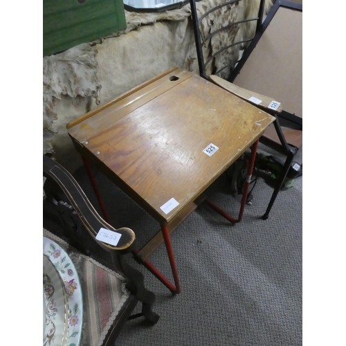 525 - A vintage Triang childs desk.