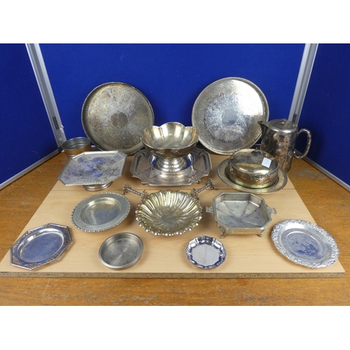 535 - A box of silver plate ware.