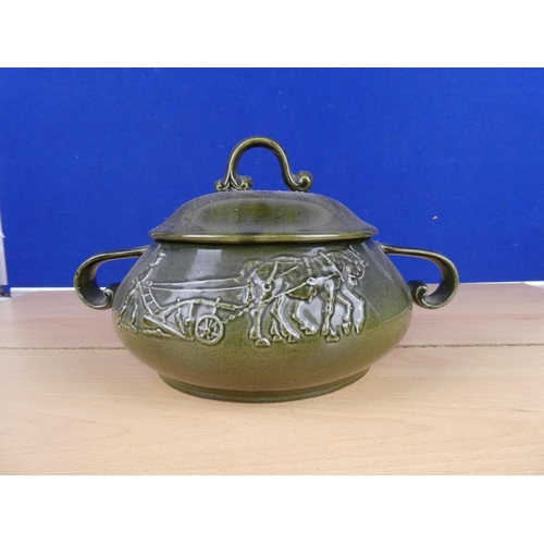 572 - An Irish Ceramics lidded tureen.