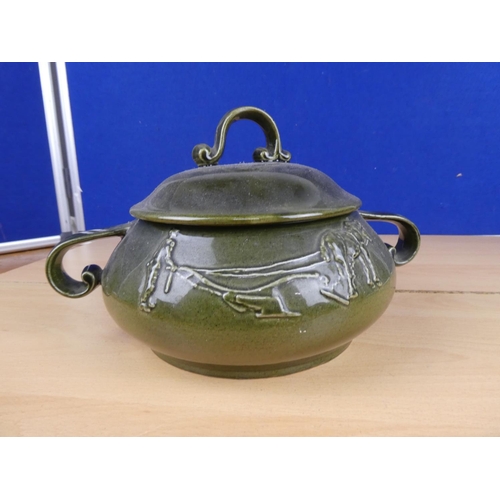 572 - An Irish Ceramics lidded tureen.