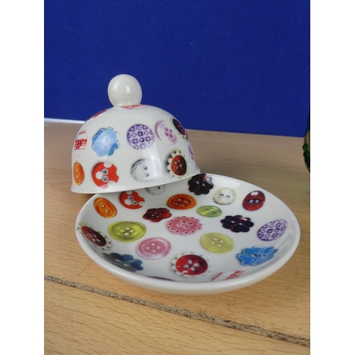 595 - An Avoca lidded trinket dish with button design and more.