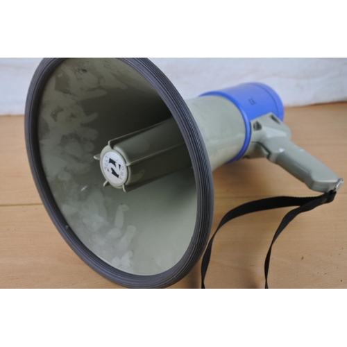 65 - A transistor megaphone ER55 (a/f).