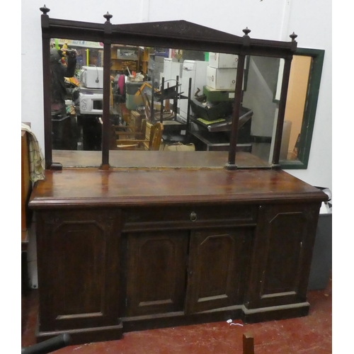 622 - A stunning antique mahogany sideboard with mirror back in need of some slight restoration. Approx 18... 