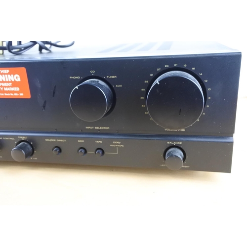 226 - A vintage Marantz integrated stereo amplifier pm32