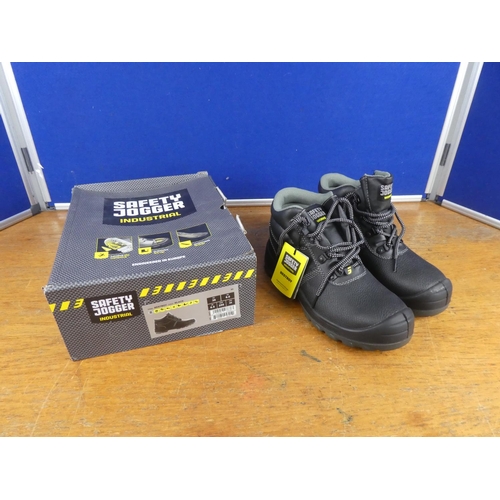 136 - A new pair of boxed Safety Jogger work boots.