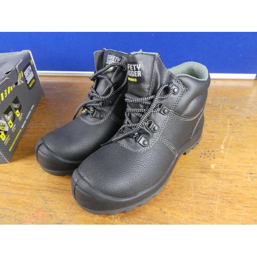 136 - A new pair of boxed Safety Jogger work boots.