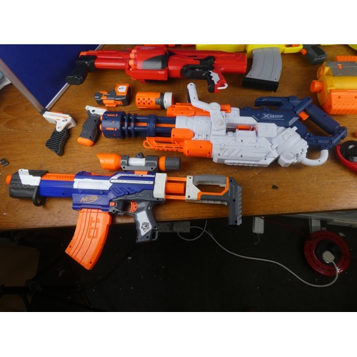 138 - A large collection of Nerf guns and more.