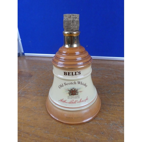 166 - A Wade Bell's Scotch Whiskey decanter.