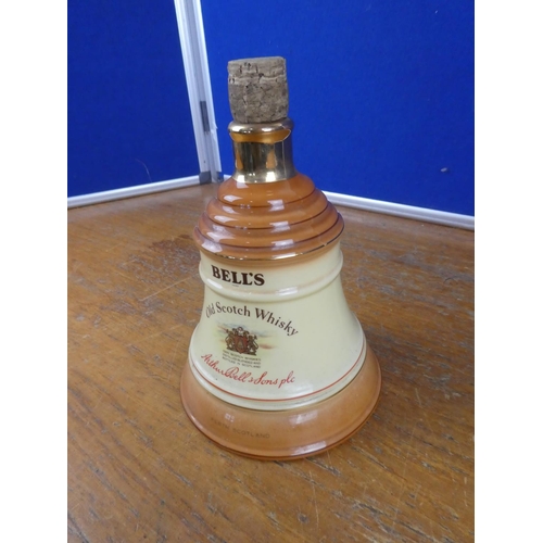 166 - A Wade Bell's Scotch Whiskey decanter.