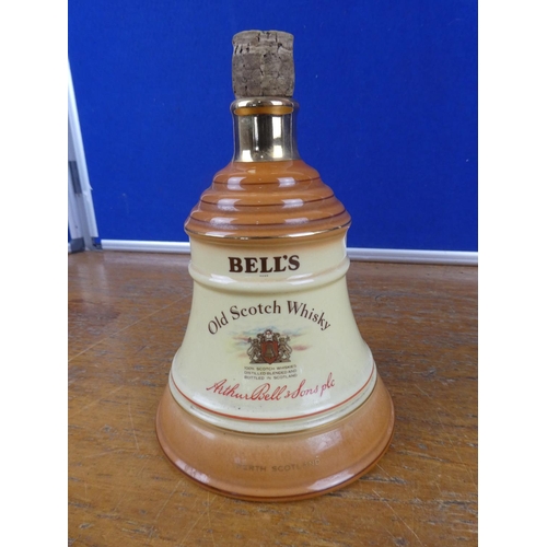 166 - A Wade Bell's Scotch Whiskey decanter.