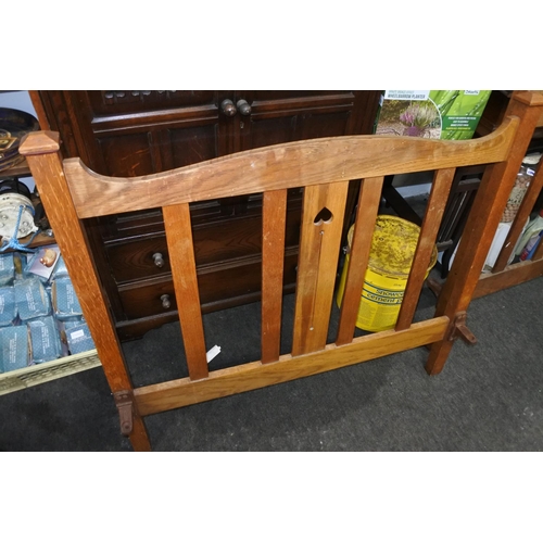 259 - A pair of antique oak single bed ends. Approx 100x107cm.