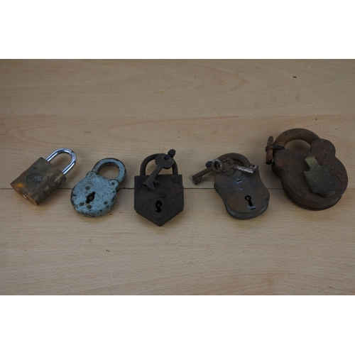 280 - An assorted lot of vintage padlocks.