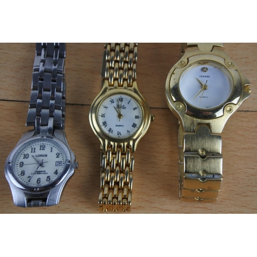 421 - A lot of Quartz wrist watches.