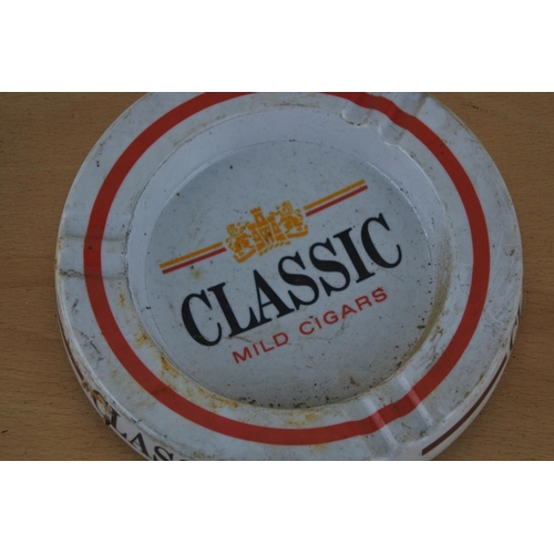 463 - A vintage Classic Mild Cigars ashtray.