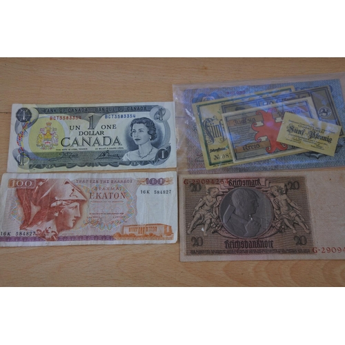 471 - A lot of assorted foreign bank notes.