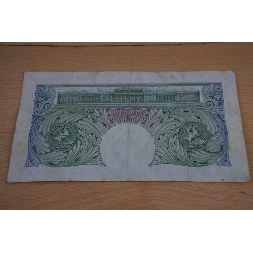 473 - A Bank of England One Pound Note.