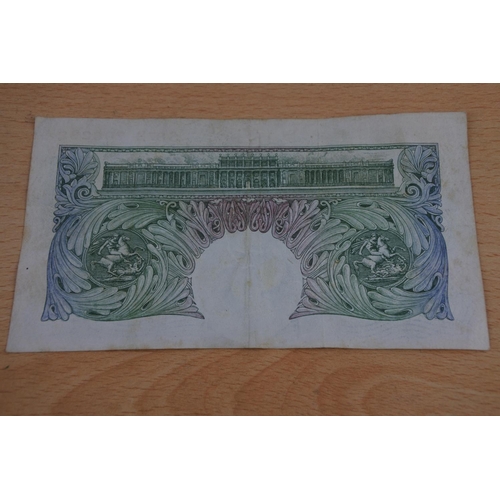 474 - A Bank of England One Pound Note.