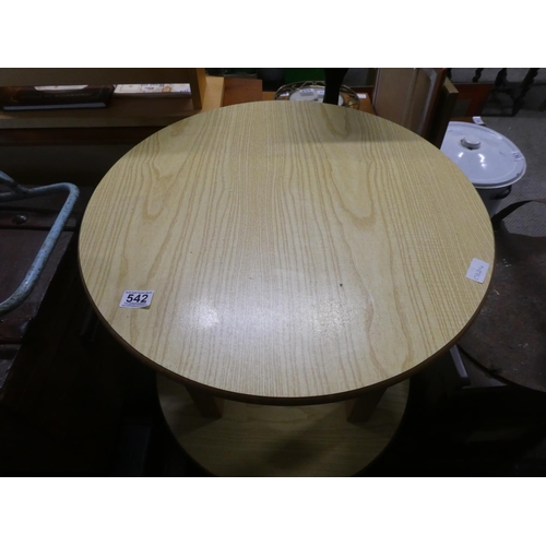 542 - A pair of vintage circular topped coffee tables.  Approx 45x60cm.