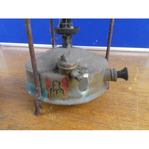 544 - An vintage tilley oil lamp base and a vintage primus stove for restoration.