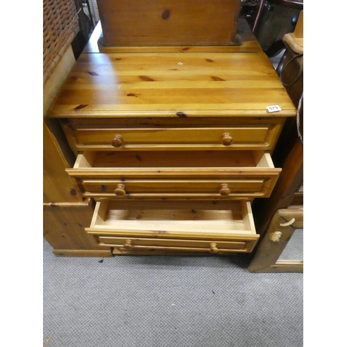 579 - A pine chest of six drawers.  Approx  107x75cm.