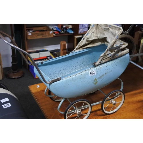 622 - A vintage Tri-ang doll's pram.  Approx  50x65cm.