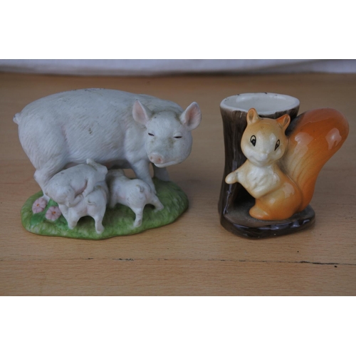 639 - A small lizard vase, an Alexander porcelain 'Pig' ornament, Hornsea and more.