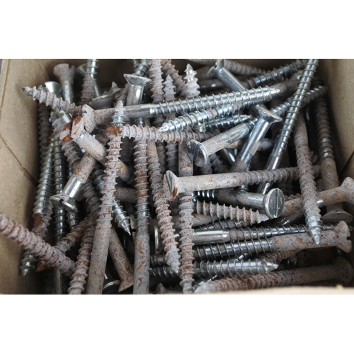 643 - A large lot of boxed woodscrews.