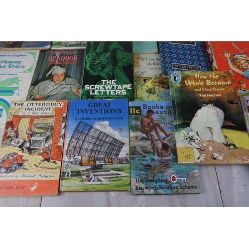 699 - A lot of vintage children's books to include Warley Moore by B R Clark, Animals through the eyes of ... 