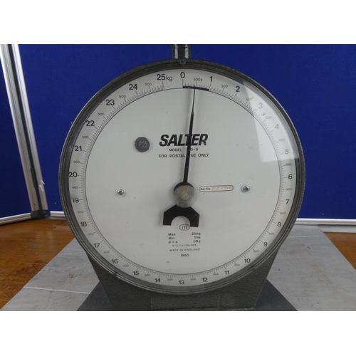 846 - A large set of Salter postal scales. approx 40cm.