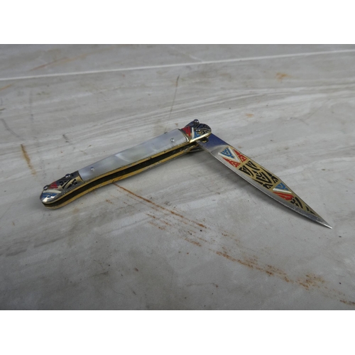 897 - A vintage souvenir pen knife from Toledo, Spain.