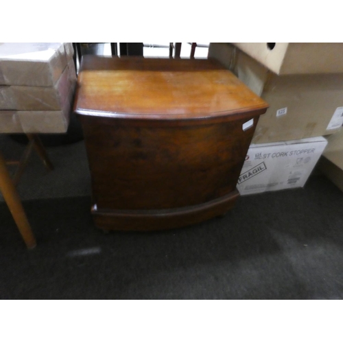 821 - An antique mahogany commode/table with pottery chamber pot/ approx 50x54x48cm.