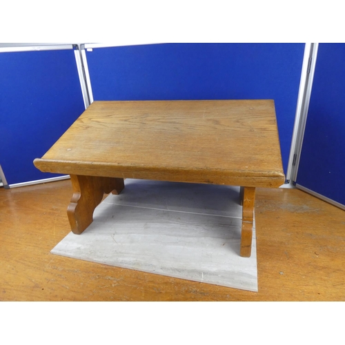 855 - An oak table top rostrum.