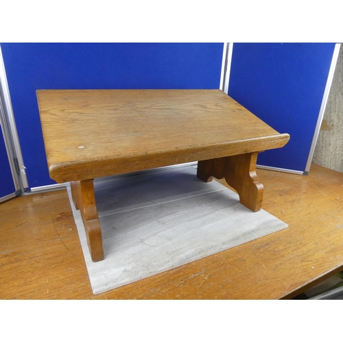 855 - An oak table top rostrum.