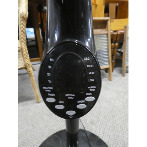 866 - A Super C'S floor standing fan. approx 106cm.