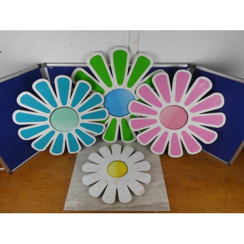 888 - Four various sized wooden sunflowers. largest approx 75cm.