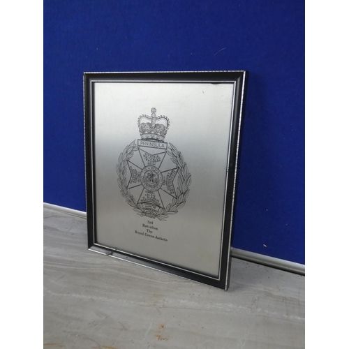 922 - A framed military plaque '3rd Battalion - The Royal Green Jackets'. Approx 24x20cm.