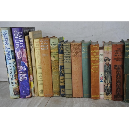 1019 - A lot of vintage children's books to include 'Go Ahead Secret Seven' by Enid Blyton.