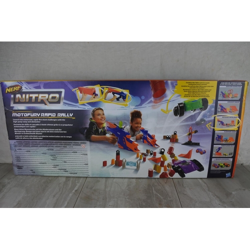 1048 - A large boxed Nerf Nitro Motofury Rapid Rally set.