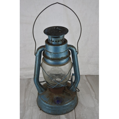 964 - A vintage Chalwyn lantern oil lamp. approx 35cm.