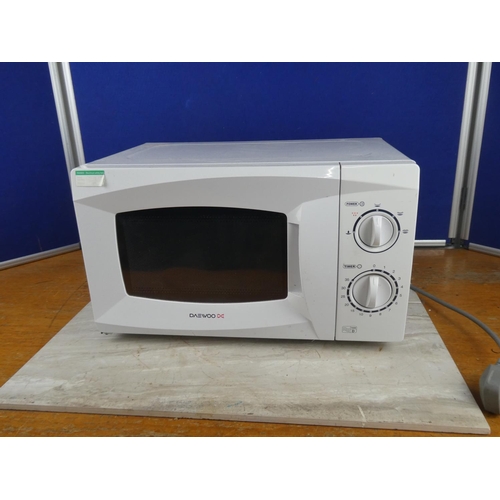 1054 - A small Daewoo microwave.