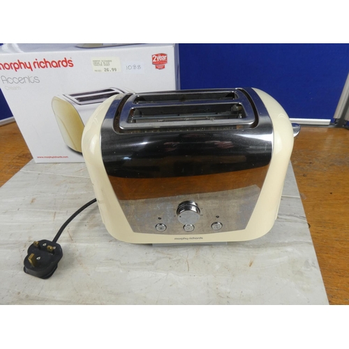 1088 - A boxed Morphy Richards Accents toaster.