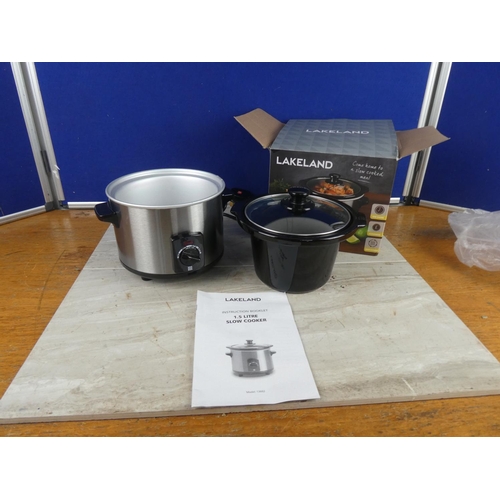 1093 - A boxed Lakeland slow cooker.