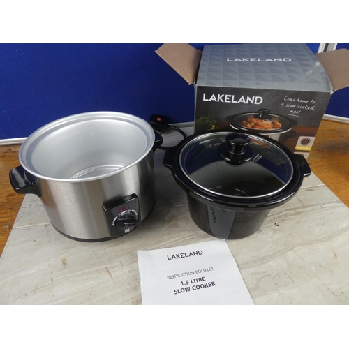 1093 - A boxed Lakeland slow cooker.