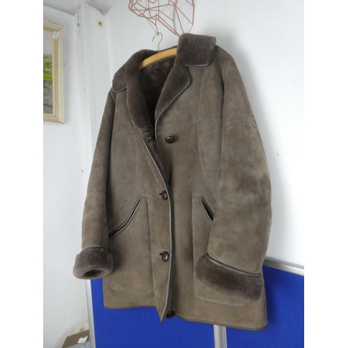 1117 - A vintage ladies sheepskin coat as new.