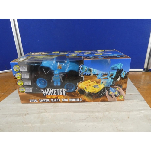 1118 - A boxed Monster Smash Up truck set.