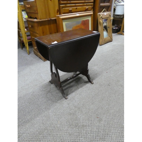 816 - A small mahogany dropleaf table. approx 53cm tall.