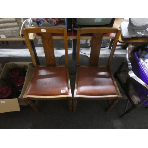 835 - A pair of vintage upholstered chairs.