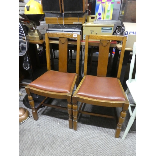 870 - A pair of vintage upholstered chairs.