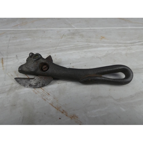 889 - An antique Bully Beef tin opener.