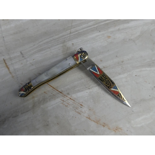 897 - A vintage souvenir pen knife from Toledo, Spain.